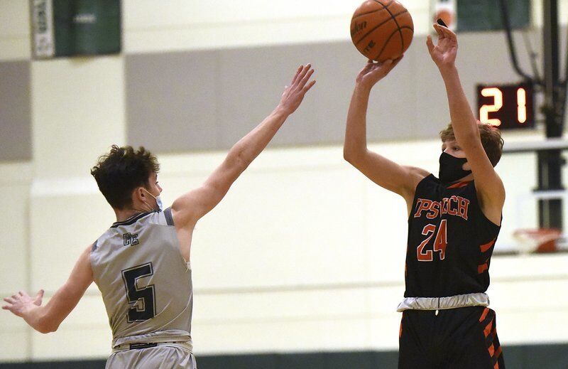 Ipswich tops Manchester Essex, advances to Baker title game